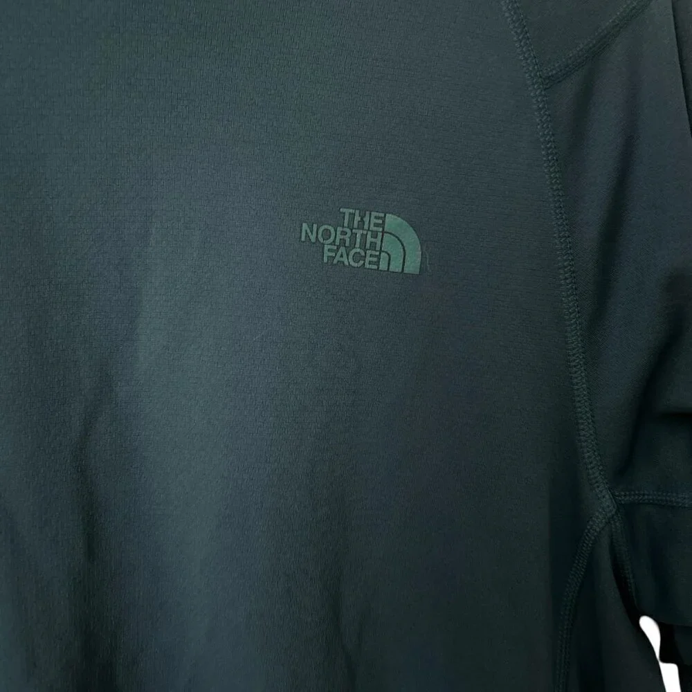 The North Face Men's Blue Long Sleeve Crewneck Performance Size Small